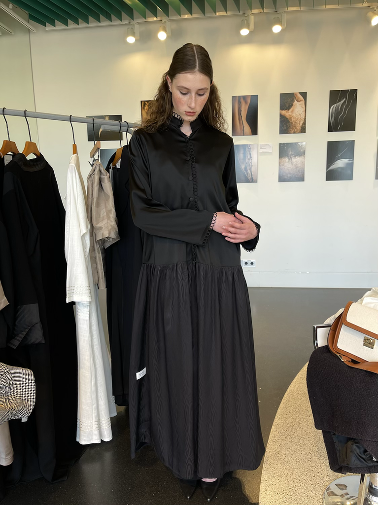 Alya in taffeta and silk