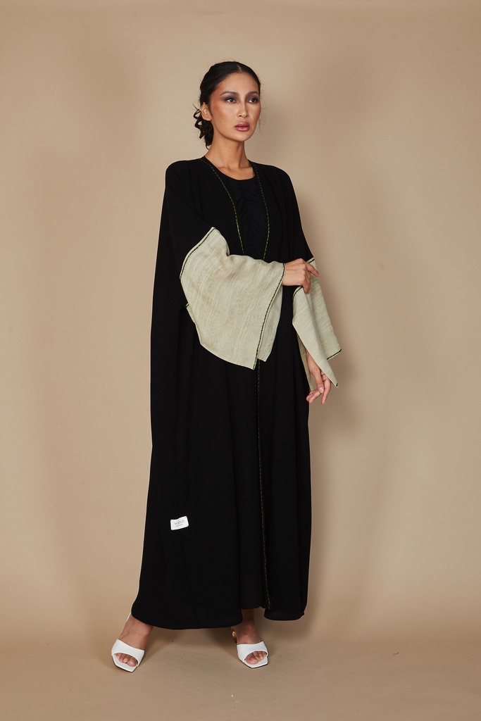 Box cut in Maria embroidered linen