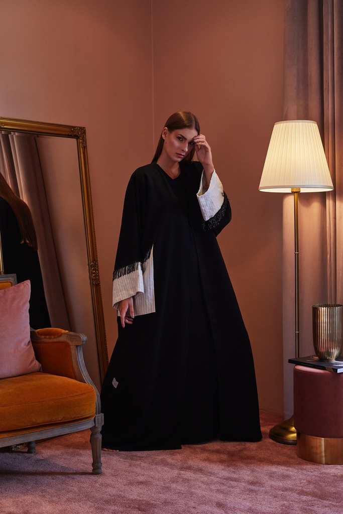 Pocket Detailed abaya