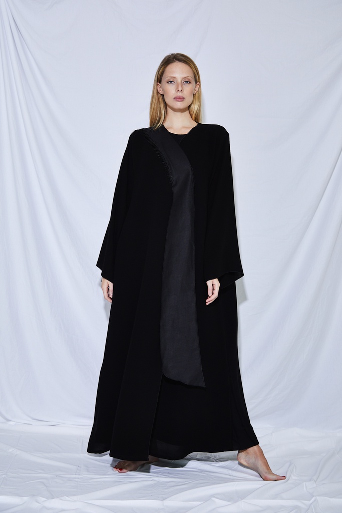 The front linen belt with beading