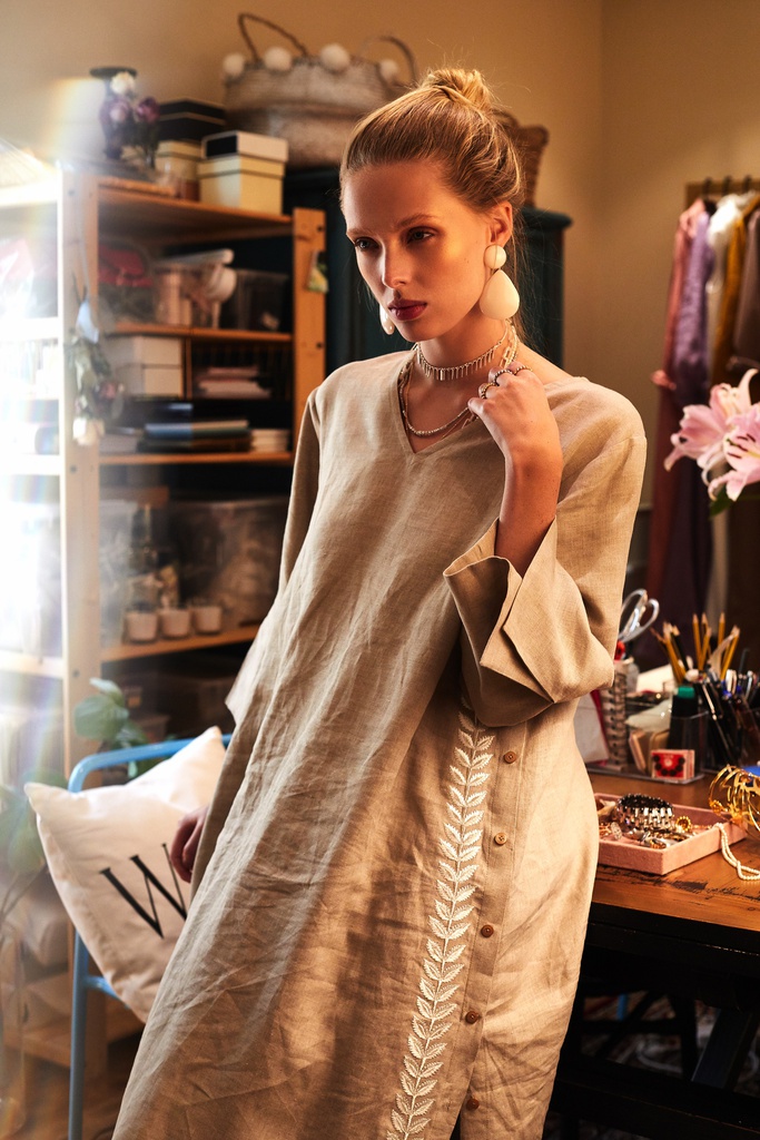 The linen slit dress