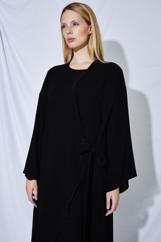 The side bow black abaya