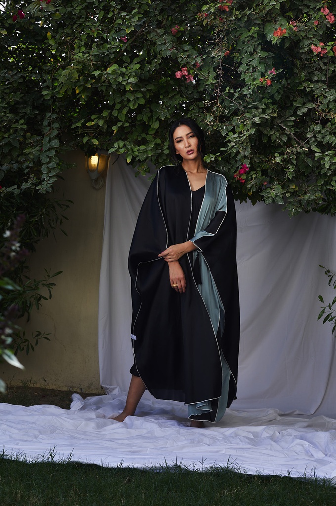 The silk bisht with tassel