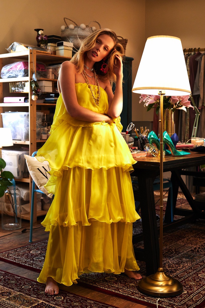 The yellow flake dress