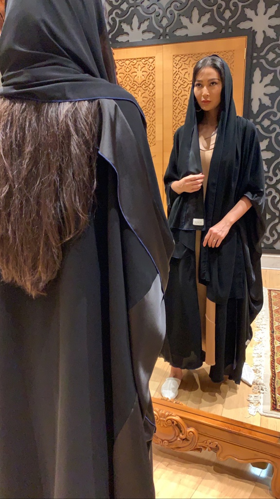 black silk butterfly shoulder with blue trim