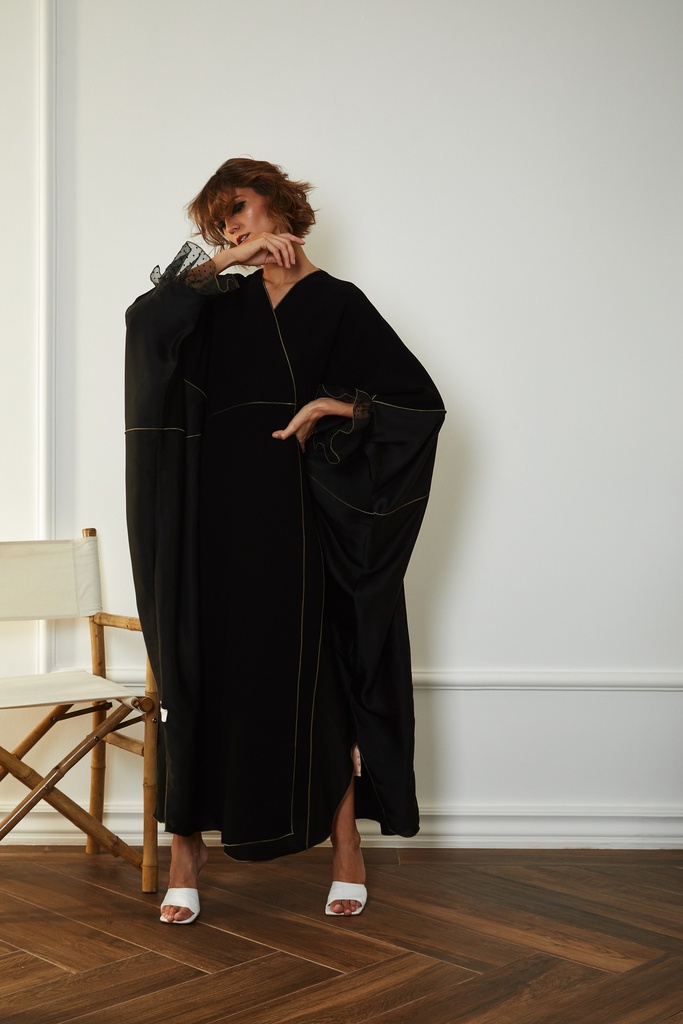 The organza sleeve bisht